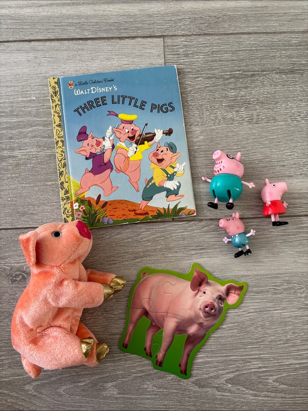 The Three Little Pigs Book and Playset 🐷